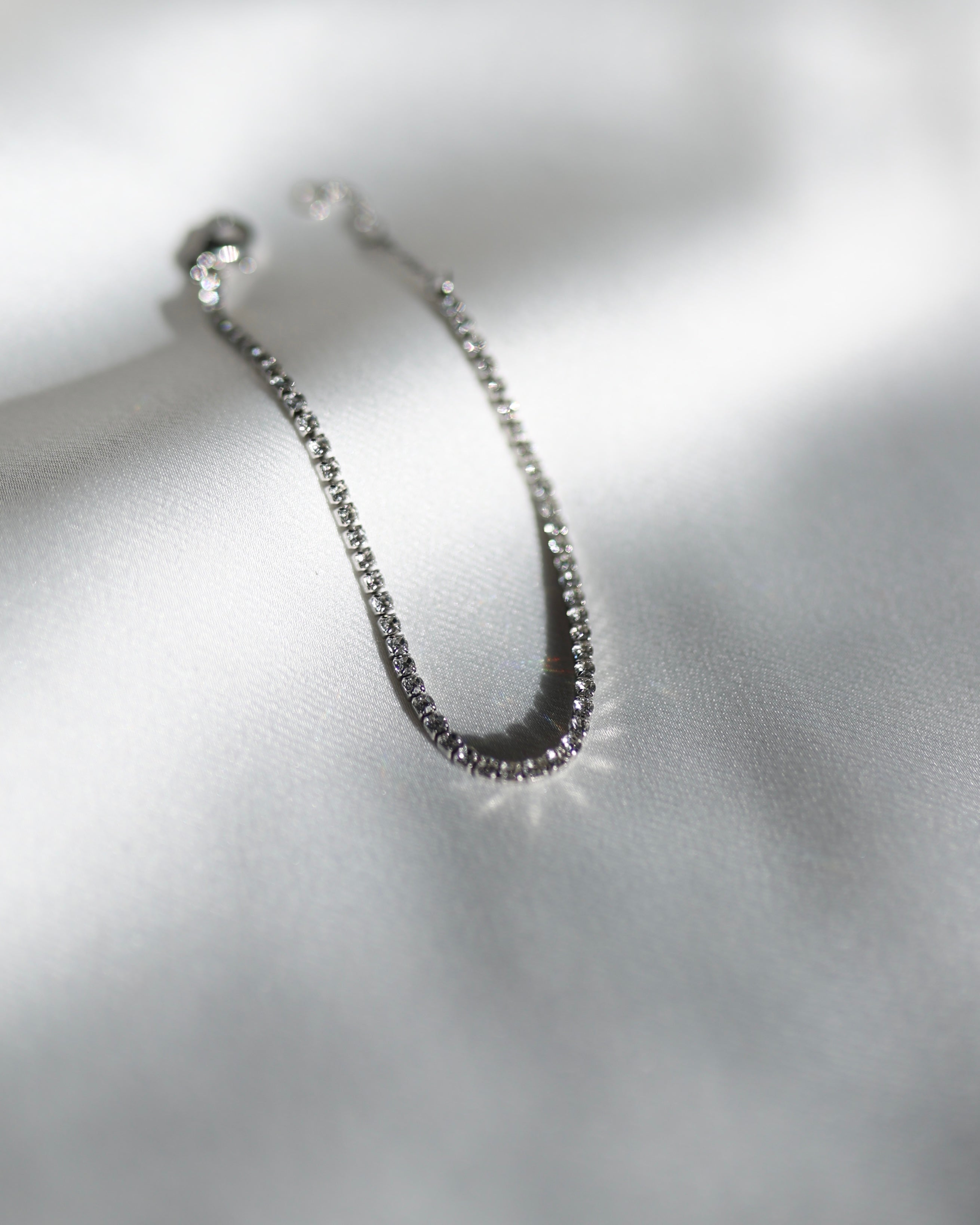 Silbernes Kristallarmband – Klassische Eleganz in jedem Detail